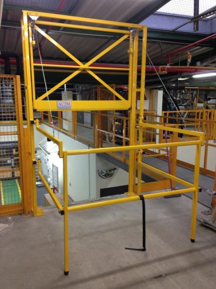 Fabricant Barrière écluse repliable à effacement vertical SG44