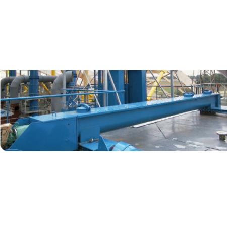 Convoyeur à vis en auge pour le vrac