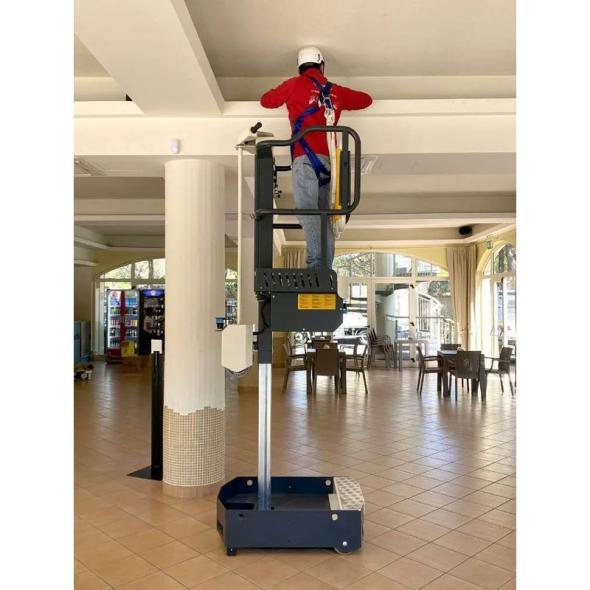 SAV Nacelle élévatrice 4 mètres - automotrice en position basse