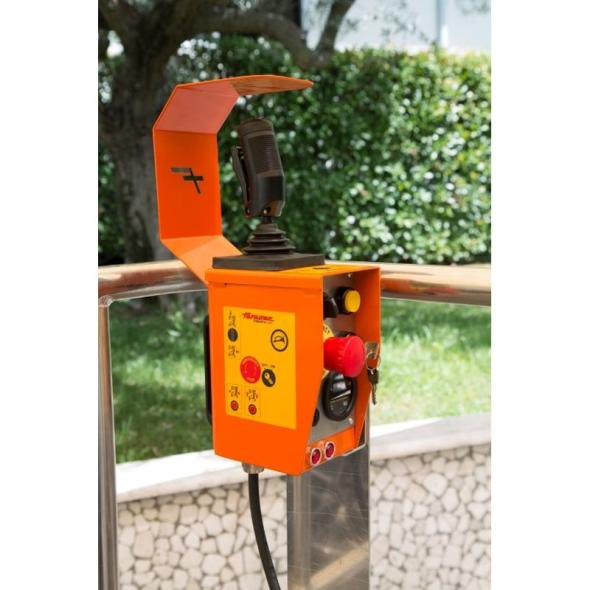 SAV Nacelle élévatrice automotrice 8 mètres - conduite à hauteur maximale