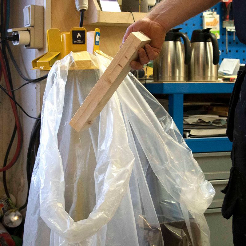 Devis Chariot de tri support de sacs poubelles 100 kg - 6 flux - 144911