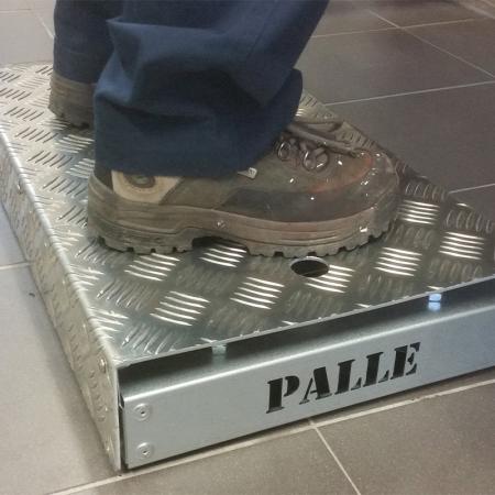 Fabricant Plateforme aluminium mobile 1 marche pour poste de travail