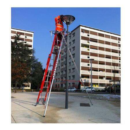 Echelle télescopique à plateforme de travail repliable Aerostep®