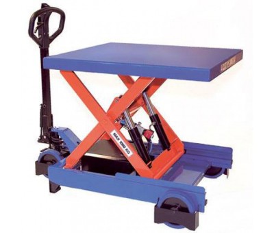 Table élévatrice mobile à levée électrique et timon de manoeuvre