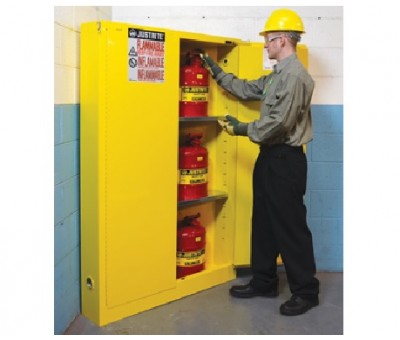 Armoires d'angle 2 portes pour produits inflammables