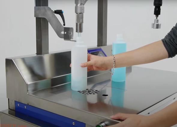 Prix Remplisseuse semi-automatique universelle - tous liquides K-NET