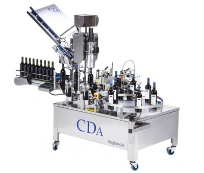 Machine de pose d'étiquettes pour la viticulture