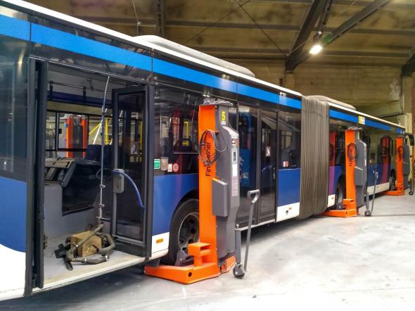 Vente Colonnes de levage mobiles pour bus autocar toutes dimensions (FINKBEINER FRANCE)