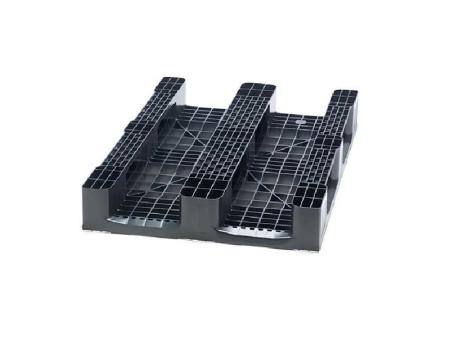 Palette plastique 3 semelles monobloc rackable