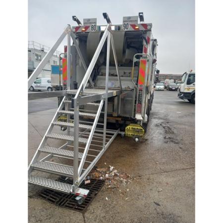 Vente Plateforme de maintenance pour BOM / camion benne à ordures Réf. PF1 SP-V (ABA ECHELLES)